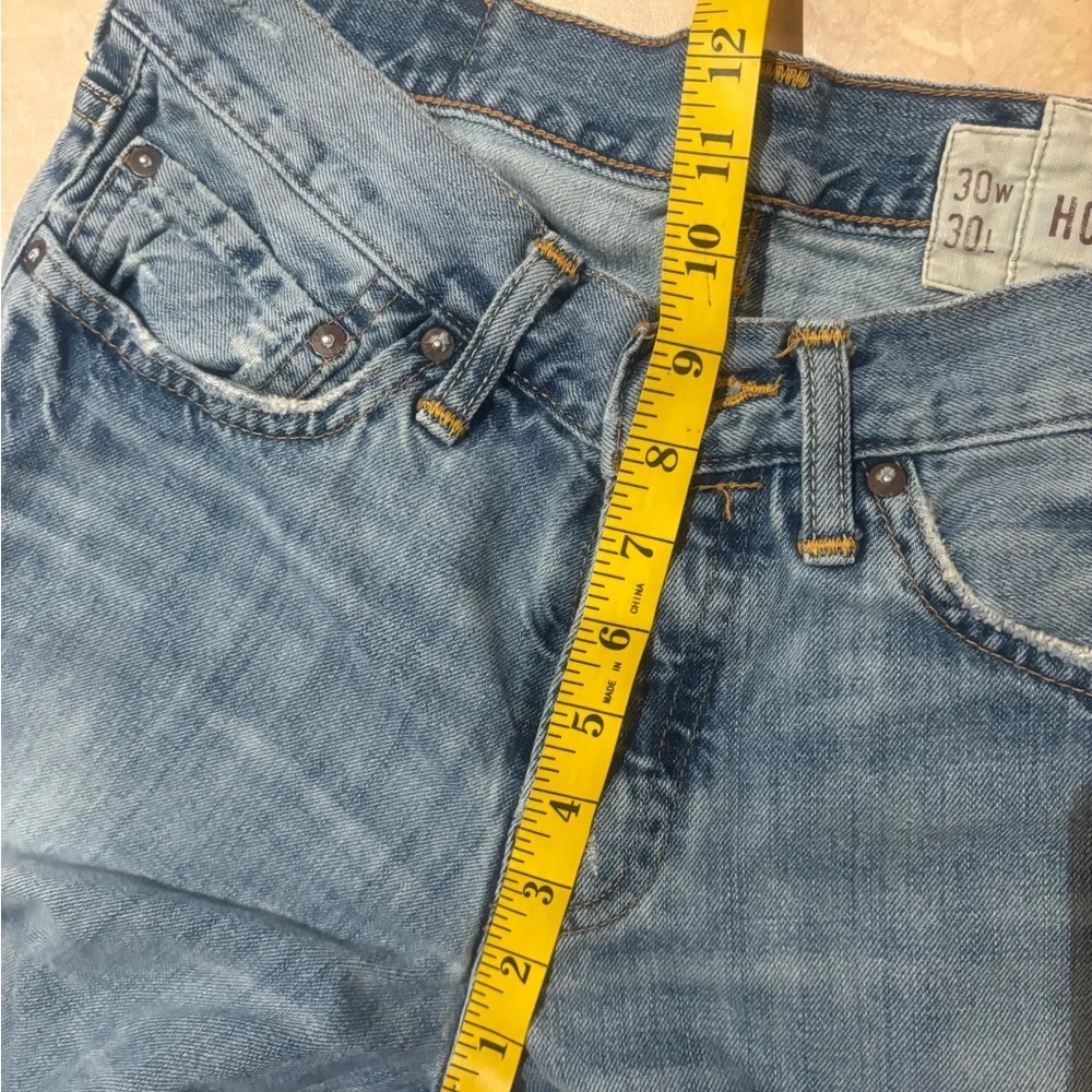 Distressed Hollister Jeans‎